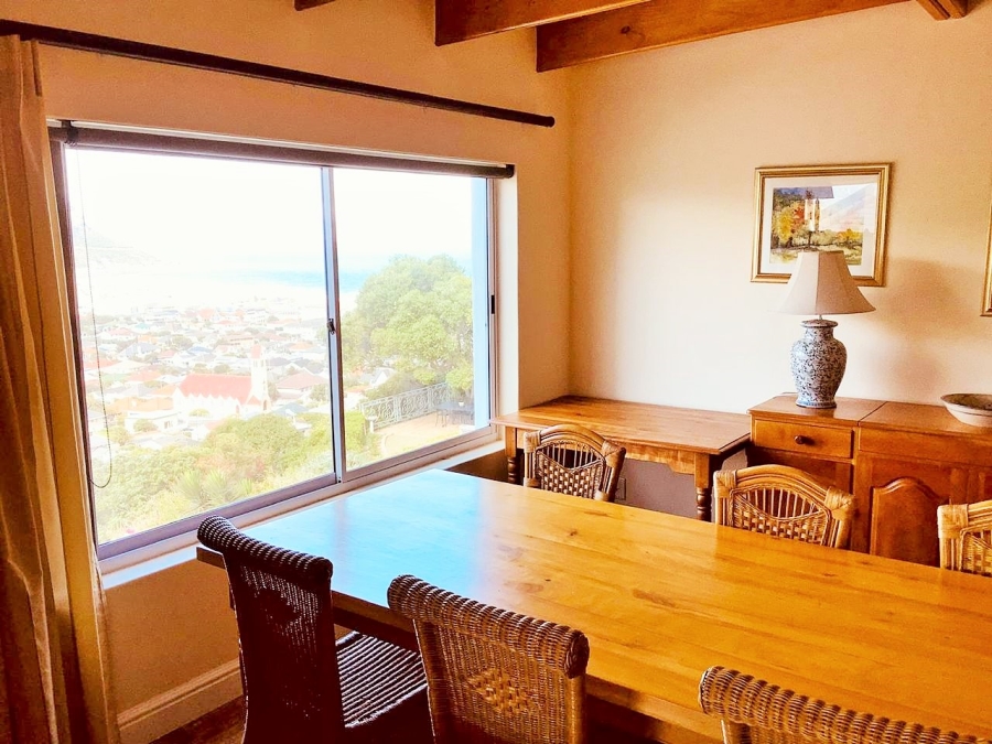 To Let 4 Bedroom Property for Rent in Fish Hoek Western Cape